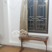 Cho Thuê Phòng Tầng 3 Rộng 44M2 Đủ Đồ Giá Bán 4, 7 Triệu Ngõ 210 Đường Láng, Gần Ga Láng, Phường Thịnh Quang