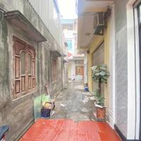 Bán  nhà 3 tầng 40 m2 ngang 4,5m trong ngõ Vĩnh Cát.