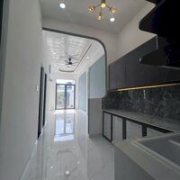 Bán nhà Diên Sơn mới xây 3 phòng ngủ có sân đỗ oto gần Đồng Khởi