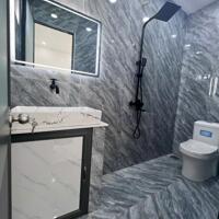 Bán nhà Diên Sơn mới xây 3 phòng ngủ có sân đỗ oto gần Đồng Khởi