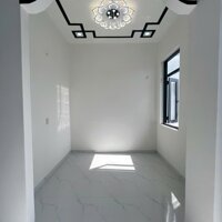 Bán nhà Diên Sơn mới xây 3 phòng ngủ có sân đỗ oto gần Đồng Khởi