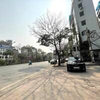 Bán nhà dân xây GIAO ĐIỂM 3 QUẬN. Diện tích 113m2. Giá chào bán nhỉnh 21 tỷ.
