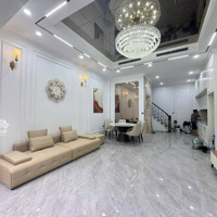 Hoàng Cầu-Đống Đa.phân Lô Ở Quận Uỷ-Ngõ Oto,1 Nhà Ra Oto Tránh. Diện Tích: 45M,7 Tầng,Mt 5M. Giá Bán 15Tỷ