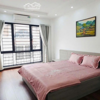 8.5 Tỷ - Bán Nhà Ngọc Lâm 33M2 - Ôtô Đỗ Cửa, Thang Máy
