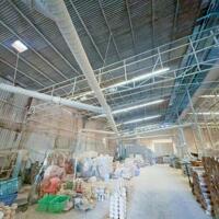 Bán nhà xưởng 1600m2 góc 3 mặt tiền gần trạm thu phí Thiện Tân, Đồng Nai, giá 13 tỷ.