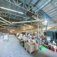Bán nhà xưởng 1600m2 góc 3 mặt tiền gần trạm thu phí Thiện Tân, Đồng Nai, giá 13 tỷ.