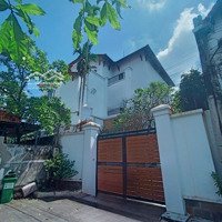 Cho Thuê Biệt Thự Đ.quốc Hương P.thảo Điền- Diện Tích: 240M2-Ngang 10M-Sân Vườn, Hồ Bơi. Liên Hệ:0909192580-A.toan