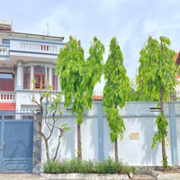 Cho Thuê Biệt Thự P.thảo Điền- Diện Tích: 240M2-Ngang 12M-Sân Vườn, Hồ Bơi. Liên Hệ:0909192580-A.toan