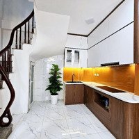 Bán Nhà Lĩnh Nam - Hoàng Mai Ngõ Rộng Gần Mặt Phố - Sổ Riêng 33M 5 Tầng Mặt Tiền 4,5M Giá Bán 5,8 Tỷ
