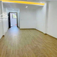 Bán Nhà Phân Lô Linh Lang, 41M2X5 Tầng, Ôtô Gần, Ngõ Thông, Ba Bước Ra Phố. 11.9 Tỷ