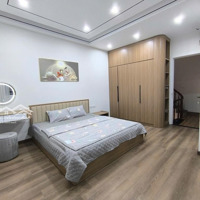 Chỉ 6 Tỷ - Nhà 5 Tầng Đẹp Long Lanh - Mặt Tiền 4M - Trung Tâm Phường Ngọc Thụy Full Nội Thất