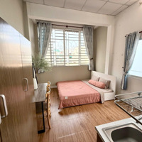 Studio Cửa Sổ Trời Thoáng Mát Đầy Đủ Nội Thất Rộng 25M2, Vị Trí Gần Toà Nhà Viettel, Công Viên