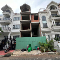 Bán Nhà Thô Kdc Him Lam Quận 7 Dt: 10X20M Giá Bán: 45 Tỷ Vị Trí Đẹp Liên Hệ: 0911775888