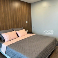 Chính Chủ Cho Thuê Căn Hộ Cao Cấp Sunshine Golden River 135M, 3 Phòng Ngủfull Nội Thất 25 Triệu/Tháng.