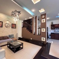 Cho Thuê Villa Tại Thảo Điền-Q2. Dt:10X11M. Kc: Trệt-2 Lầu. Giá 45 Triệu
