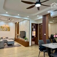 Bán căn hộ chung cư quận Tây Hồ - nhà đẹp – 3PN – giá chi 6,8 tỷ - sổ đỏ sẵn sàng.