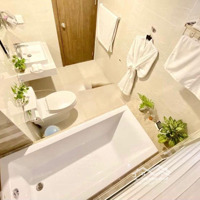 Giá Rẻ Bất Ngờ! Chủ Nhà Cần Bán Gấp Đi Định Cư - Căn Hộ Pearl Plaza 2 Phòng Ngủ102M2 - Giá Chỉ 7.05 Tỷ Tl