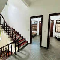 Bán Nhà Đẹp Phố Gia Thượng Long Biên 200M2Mặt Tiền13.5M Giá Chỉ 125 Triệu/M2