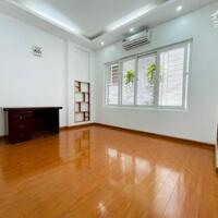 Bán nhà 44m2 phố Giang Văn Minh, Lô góc, Ngõ thông, Vừa ở vừa kinh doanh chỉ 10.x tỷ