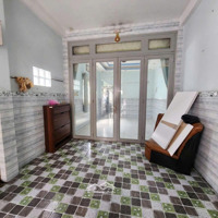 Cho Thuê Nhà Riêng Gần Chợ Linh Xuân. 1 Trệt 1 Lầu, 4 Phòng Ngủ Phù Hợp Gia Đình, Nhóm Sinh Viên