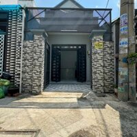 Nhà mới đầy đủ công năng đường 5m có sân xe cổng rào 2pn ngay metro q12