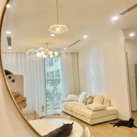 Cần Bán Rất Gấp Căn Hộ D''capitale Trần Duy Hưng 2 Phòng Ngủ76M2 Ban Công Đn View Hồ Thoáng Mát Giá Bán 7,1 Tỷ