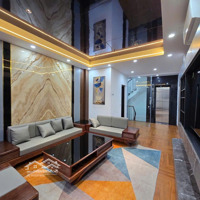 Bán Nhà Mới Nguyễn Văn Cừ. Hiện Đại. Đầy Đủ Tiện Nghi. Giá Bán 12,75 Tỷ. 46M2. 7 Tầng.