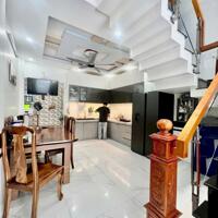 Nhà 1 trệt 3 lầu sang trọng chỉ 5 tỷ 250 triệu hiệp thành 13 q12