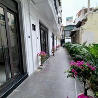 Bán nhà phố Yên Hòa Trung Kính Cầu Giấy mới tinh ngõ to 5T 33m2 MT 4m đủ nội thất ở luôn chỉ 7.6 tỷ