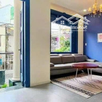 Bán Nhà Phố 3 Tầng , Phường Thảo Điền, Q2.Diện Tích: 79M2 . Gía 17 Tỷ. Liên Hệ: 0904 702 379