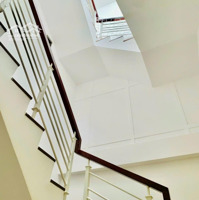 Bán Nhà Đẹp Khu Víp 305/ Đường Tân Sơn Nhì Quận Tân Phú. Đường Rộng 14M Thông, Khu Nhà Lầu
