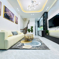 Bán nhà Hai Bà Trưng, dân xây, sổ vuông nét, ô tô tránh, 26m2, nhỉnh 5 tỷ