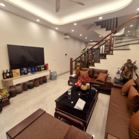 Bán Nhà Phân Lô Ô Tô Tránh Quận Tây Hồ, 42M2, Mặt Tiền 5M, Giá Bán 10,8 Tỷ