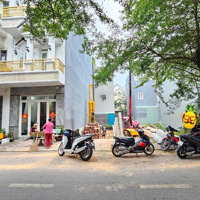 Nhà Hoàn Công Trục Chính, Kinh Doanh Buôn Bán Đa Ngành Nghề