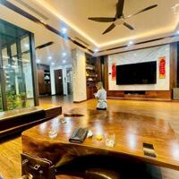 Mặt phố Garmuda Gardens 129m2, giá: 41.8 tỷ, mt: 5.5m, 4 tầng, vỉa hè 8m, ở và kinh doanh