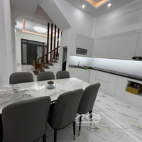 Chỉ 10,8 Tỷ Sở Hữu Ngay Nhà 4 Tầng - Dân Xây - Phân Lô - Ô Tô - Khu Vực Vip