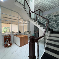 Cho Thuê Biệt Thự Siêu Đẹp Đường Số Lâm Văn Bền, Dt: 10X20; Trệt 2 Lầu St. Giá 45 Triệu