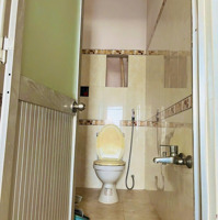 Nhà Hướng Đông Nam Hẻm 5M, Chỉ 1 Sẹc Ngắn Đường Tân Thới Hiệp, 4 Tầng, 4 Phòng Ngủ Nhà Siêu Chắc