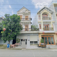 Chính Chủ Giảm Giá Cho Thuê Nhà Phố Mặt Tiền Đường Gs09, Green Square Dĩ An Bình Dương Gần 200M2