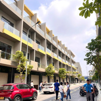 Nhà Phố Kinh Doanh Sầm Uất, Trung Tâm Khu Vực Có Hơn 100 Nghìn Cư Dân. Đón Sóng Sáp Nhập Tp.hcm