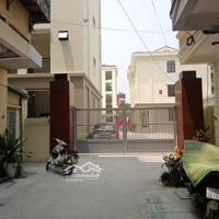 Chính Chủ Bán Căn Tập Thể Cổ Nhuế, 45M2, 2 Ngủ, 1 Vệ Sinh Các Đường Lớn 2 Phút Ra Đường Văn Tiến Dũng