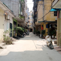 Chính Chủ Bán Căn Tập Thể Cổ Nhuế, 45M2, 2 Ngủ, 1 Vệ Sinh Các Đường Lớn 2 Phút Ra Đường Văn Tiến Dũng