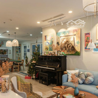 Bán Gấp Căn Hộ Bên Metropolis, 4 Phòng Ngủ 135M2, Full Nội Thất Bắc Âu Cổ Điển, 29 Liễu Giai, Sổ Đỏ