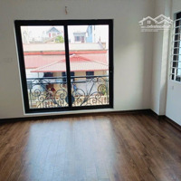 Giang Biên Lô Góc Thang Máy, Oto 7 Chỗ Vào Nhà , Ngõ Thông Kinh Doanh