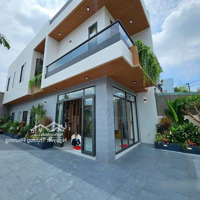 (18X8M)142M2 Nhà Căn Góc 2Mặt Tiền 1 Trệt 1Lầu Full Thổ Cư Xây Mới 100% Thiết Kế Biệt Thự Vườn 2025