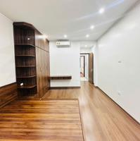 Bán Nhà Đường Phạm Văn Đồng, Bắc Từ Liêm, Kinh Doanh Thang Máy- Ô Tô Tránh - 5Tầng 8.7 Tỷ Diện Tích: 43M2
