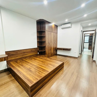 Bán Nhà Đường Phạm Văn Đồng, Bắc Từ Liêm, Kinh Doanh Thang Máy- Ô Tô Tránh - 5Tầng 8.7 Tỷ Diện Tích: 43M2