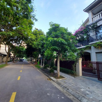 Gia Đình Cần Bán Căn Biệt Thự Vườn 180M Khu Sunny Garden City. Sài Sơn. Quốc Oai. Liên Hệ: 0985242136