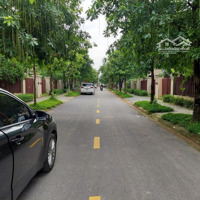 Gia Đình Cần Bán Căn Biệt Thự Vườn 180M Khu Sunny Garden City. Sài Sơn. Quốc Oai. Liên Hệ: 0985242136