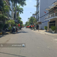 Nhà Bên Phải Cầu Rồng, Bên Trái Cầu Trần Thị Lý, Xuống Biển Đi Võ Văn Kiệt Hoặc Nguyễn Văn Thoại
